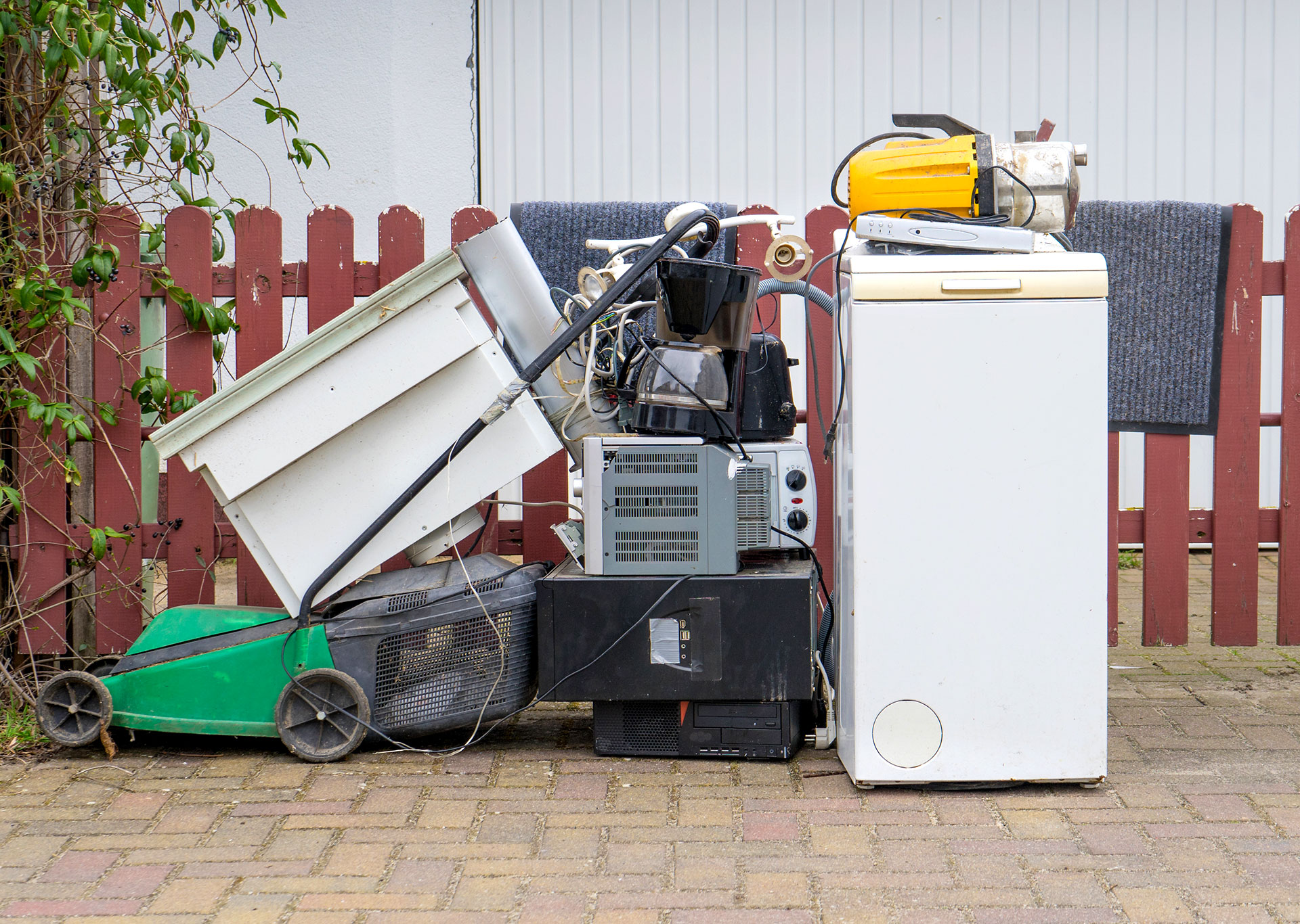 lawn-mower-recycling Deleting files doesn't mean they are gone